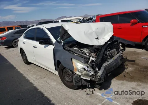 2015 Nissan Altima 2.5 z USA, uszkodzony, nr VIN 1N4AL3AP8FC232674